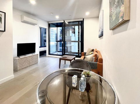 Aura On Lonsdale - Pubs and Clubs 4