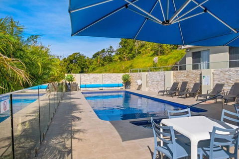 Avoca Coastal Retreat - Unit 13 Avoca Palms Resort - Pubs and Clubs 3