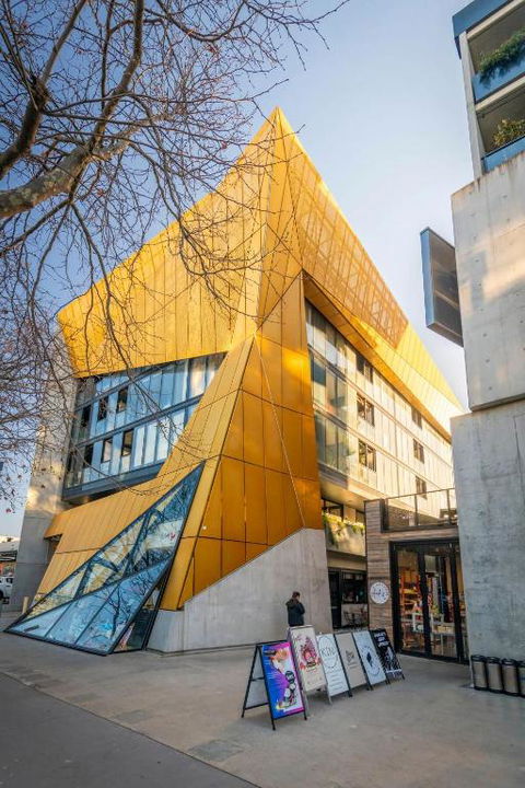 Architectural Delight On Lonsdale - Pubs and Clubs 1