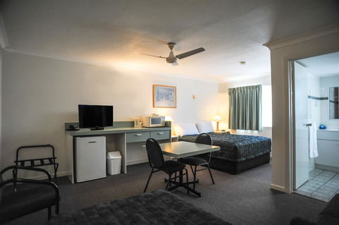 Southport Motel & Apartments - Pubs and Clubs 22