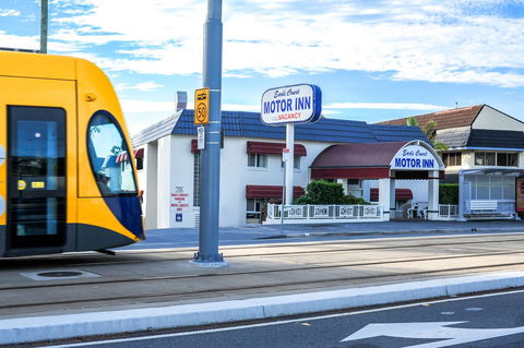 Southport Motel & Apartments - Pubs and Clubs 1