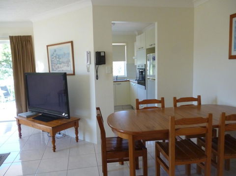Le Lavandou Holiday Apartments - Pubs and Clubs 27