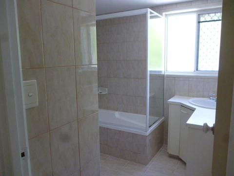 Le Lavandou Holiday Apartments - Pubs and Clubs 17