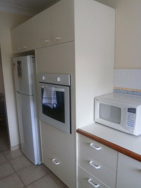 Le Lavandou Holiday Apartments - Pubs and Clubs 34