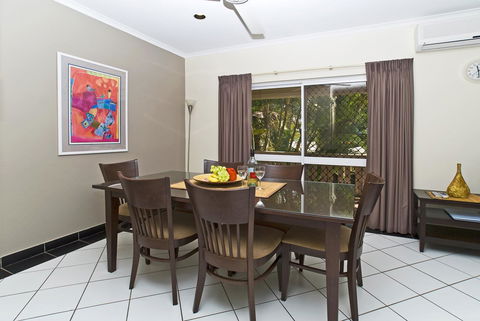 Nimrod Resort Apartments - Pubs and Clubs 19
