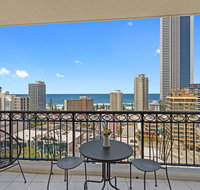 Chevron Renaissance Ocean View - Pubs and Clubs
