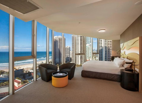 Hilton Surfers Paradise Hotel & Residences - Pubs and Clubs 9