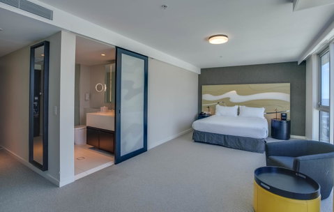 Hilton Surfers Paradise Hotel & Residences - Pubs and Clubs 10