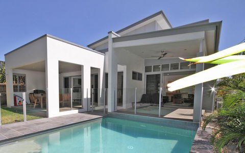 48 Boardrider Crescent, Mt Coolum - Pet Friendly, WiFi, Linen Incl. 500 BOND - Pubs and Clubs 1