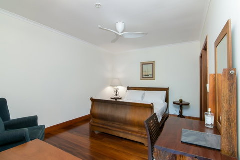 Daintree Manor B&B - Pubs and Clubs 15