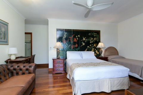 Daintree Manor B&B - Pubs and Clubs 23