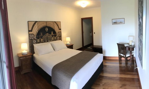 Daintree Manor B&B - Pubs and Clubs 25