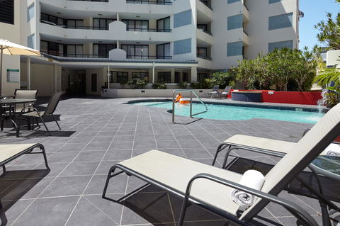 West End Central Apartments - Go Out 5