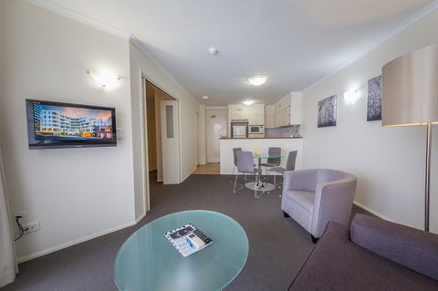 West End Central Apartments - Go Out 24