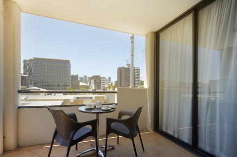 West End Central Apartments - Go Out 18