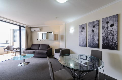 West End Central Apartments - Go Out 19