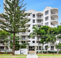 Ritz Resort - Pubs and Clubs