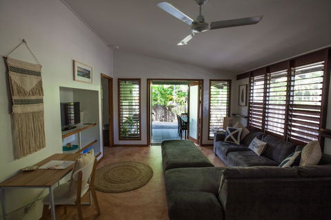Cassawong Cottages - Pubs and Clubs 5
