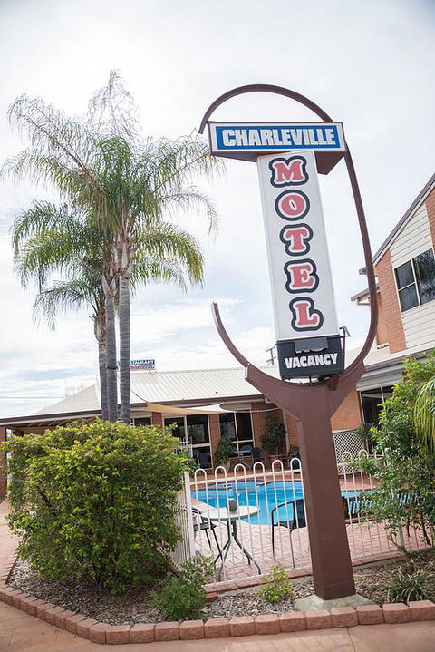 Charleville Motel - Go Out 2