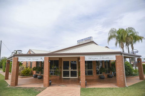 Charleville Motel - Go Out 0