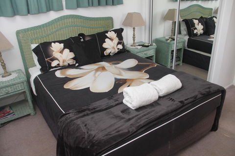 Coolum Dreams B&B - Pubs and Clubs 6