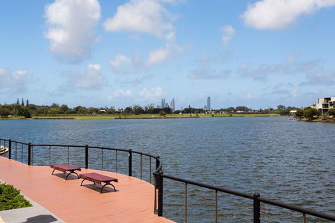 The Residences@Hillside - Go Out 20
