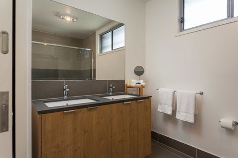 The Residences@Hillside - Go Out 9