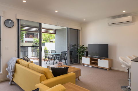 The Residences@Hillside - Go Out 0