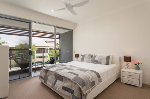 The Residences@Hillside - Go Out 8