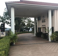 Villa Nova Motel - Pubs and Clubs