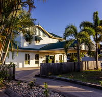Shamrock Gardens Motel - Pubs and Clubs