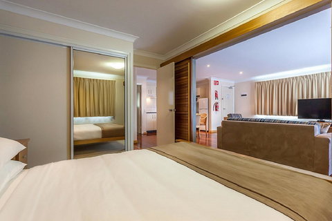 Eastgate On The Range Motel - Pubs and Clubs 12