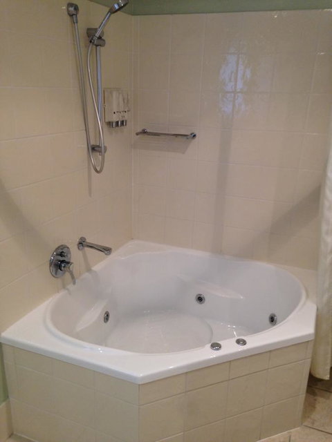 Eastgate On The Range Motel - Pubs and Clubs 35