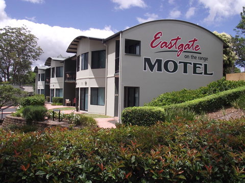 Eastgate On The Range Motel - Pubs and Clubs 0