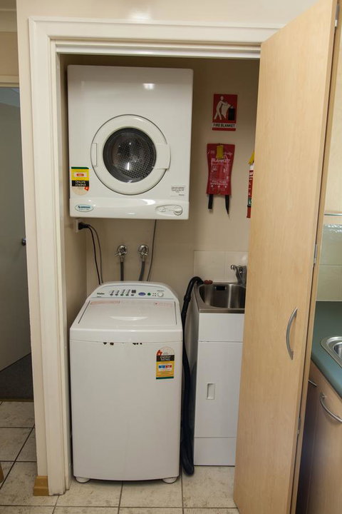 Eastgate On The Range Motel - Pubs and Clubs 41