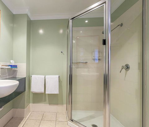 Eastgate On The Range Motel - Pubs and Clubs 7