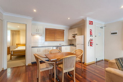 Eastgate On The Range Motel - Pubs and Clubs 13