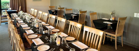 Eastgate On The Range Motel - Pubs and Clubs 1