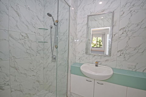 Unit 8 Bronte Of Coolum - Pubs and Clubs 2