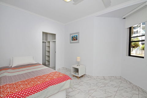 Unit 8 Bronte Of Coolum - Pubs and Clubs 5