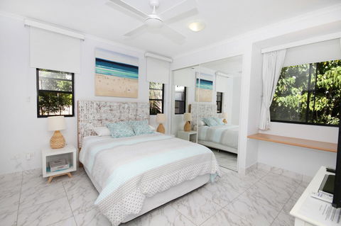 Unit 8 Bronte Of Coolum - Pubs and Clubs 11