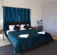The Q Motel Rockhampton - Pubs and Clubs