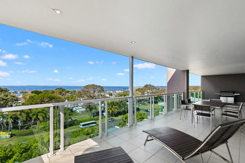 Akama Resort - Pubs and Clubs 7