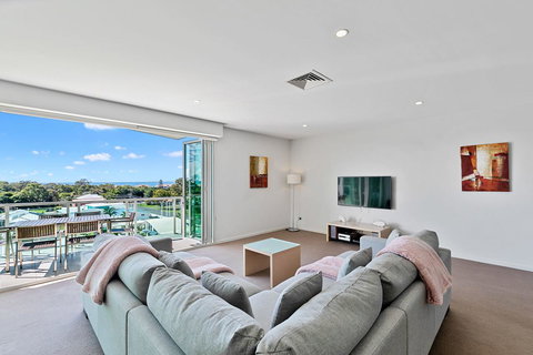 Akama Resort - Pubs and Clubs 28