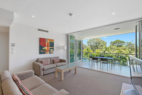 Akama Resort - Pubs and Clubs 2