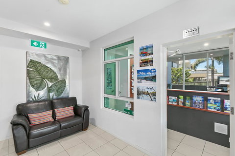 Akama Resort - Pubs and Clubs 36