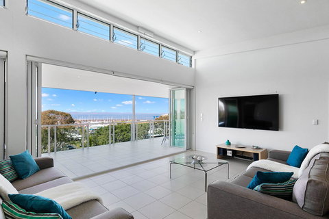 Akama Resort - Pubs and Clubs 30