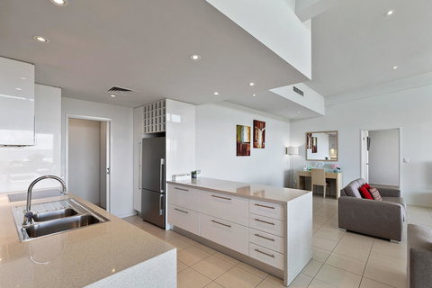 Akama Resort - Pubs and Clubs 21