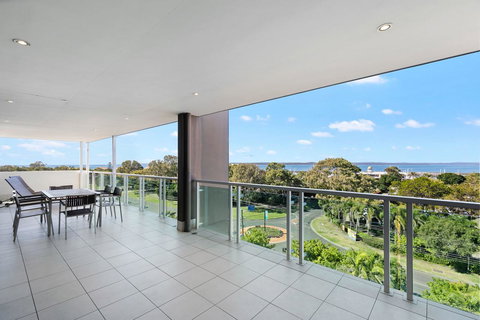 Akama Resort - Pubs and Clubs 12