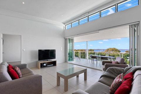 Akama Resort - Pubs and Clubs 23